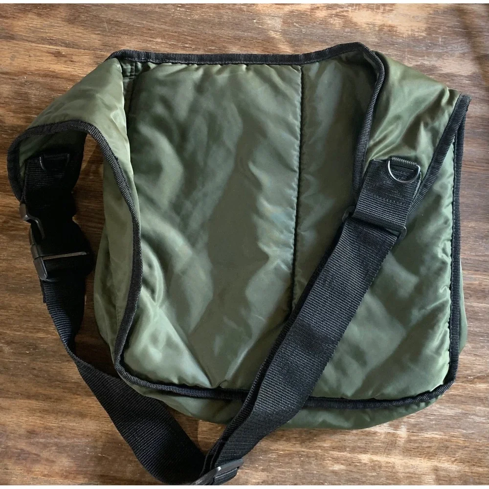 Aeropostale Olive Green Nylon Messenger Bag Vintage Gorpcore Techwear Streetwear